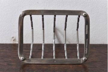 アンティーク雑貨　イギリス　Old Hall(オールドホール)　丸みを帯びたラインが魅力のトーストラック(カードスタンド)(1)