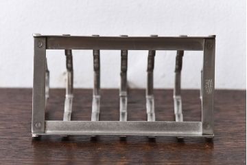 アンティーク雑貨　イギリス　Old Hall(オールドホール)　スタイリッシュなデザインのトーストラック(カードスタンド)(2)