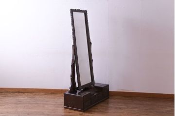 ヴィンテージ家具　ビンテージ　伝統工芸　軽井沢彫り　高級感のある佇まいのドレッサー(鏡、鏡台)