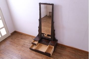 ヴィンテージ家具　ビンテージ　伝統工芸　軽井沢彫り　高級感のある佇まいのドレッサー(鏡、鏡台)