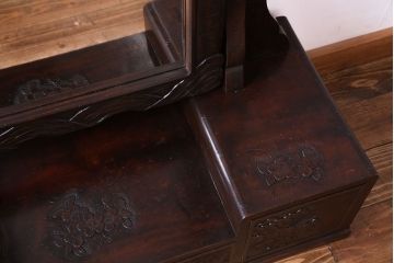 ヴィンテージ家具　ビンテージ　伝統工芸　軽井沢彫り　高級感のある佇まいのドレッサー(鏡、鏡台)