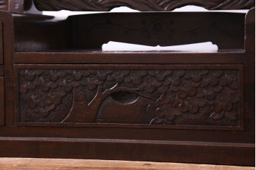 ヴィンテージ家具　ビンテージ　伝統工芸　軽井沢彫り　高級感のある佇まいのドレッサー(鏡、鏡台)