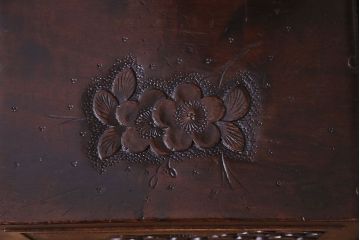 ヴィンテージ家具　ビンテージ　伝統工芸　軽井沢彫り　高級感のある佇まいのドレッサー(鏡、鏡台)