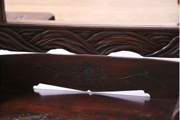 ヴィンテージ家具　ビンテージ　伝統工芸　軽井沢彫り　高級感のある佇まいのドレッサー(鏡、鏡台)