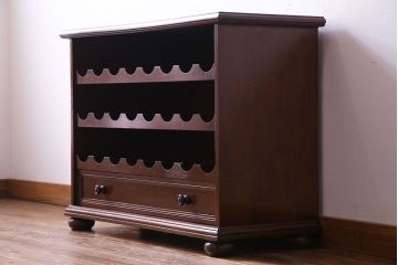ヴィンテージ家具　イギリスビンテージ　味わいのある佇まいのワインラック