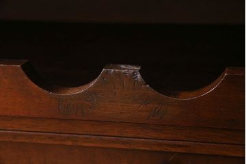 ヴィンテージ家具　イギリスビンテージ　味わいのある佇まいのワインラック