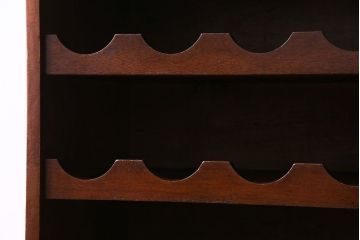 ヴィンテージ家具　イギリスビンテージ　味わいのある佇まいのワインラック