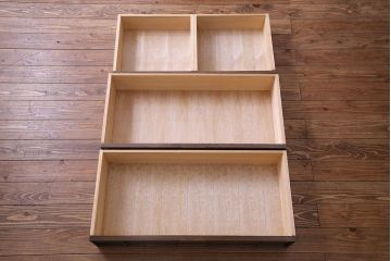ビンテージ　神戸洋家具老舗たかねや製　オーク材使用の上品なチェスト(引き出し)(永田良介)