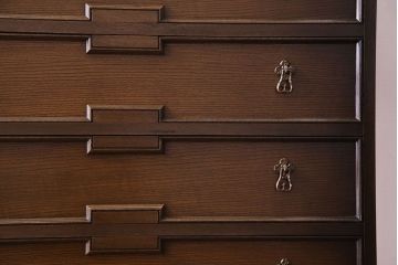 ビンテージ　神戸洋家具老舗たかねや製　オーク材使用の上品なチェスト(引き出し)(永田良介)