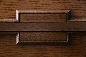 ビンテージ　神戸洋家具老舗たかねや製　オーク材使用の上品なチェスト(引き出し)(永田良介)