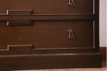 ビンテージ　神戸洋家具老舗たかねや製　オーク材使用の上品なチェスト(引き出し)(永田良介)