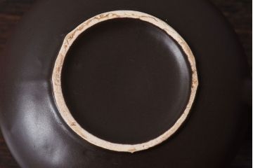 イギリスビンテージ　Honiton Pottery チョコレートブラウンのカップ&ソーサー2客セット(洋食器、陶器)(1)