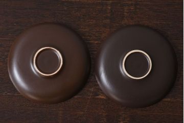 イギリスビンテージ　Honiton Pottery チョコレートブラウンのカップ&ソーサー2客セット(洋食器、陶器)(1)