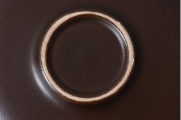 イギリスビンテージ　Honiton Pottery チョコレートブラウンのカップ&ソーサー2客セット(洋食器、陶器)(1)