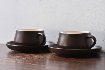 イギリスビンテージ　Honiton Pottery チョコレートブラウンのカップ&ソーサー2客セット(洋食器、陶器)(2)