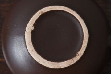 イギリスビンテージ　Honiton Pottery チョコレートブラウンのカップ&ソーサー2客セット(洋食器、陶器)(2)