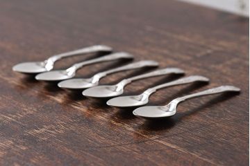 イギリスビンテージ　高級感漂うキングスパターンのスプーン(ティースプーン)6本セット