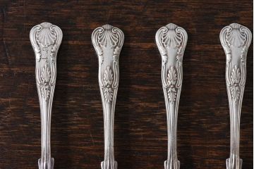 イギリスビンテージ　高級感漂うキングスパターンのスプーン(ティースプーン)6本セット