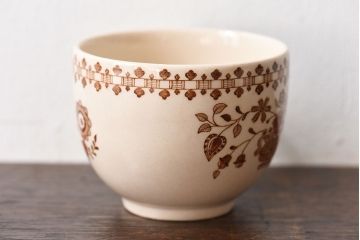 アンティーク雑貨　イギリスビンテージ　JOHNSON BROTHERS(ジョンソン・ブラザーズ) JAMESTOWN(ジェームズタウン)カップ&ソーサー&プレート2客セット(洋食器)
