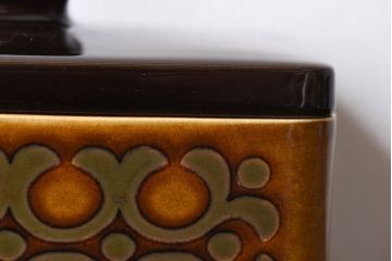 アンティーク雑貨　イギリスビンテージ　HORNSEA(ホーンジー)　BRONTE(ブロンテ)シリーズ　バターケース(洋食器)