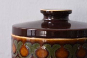 アンティーク雑貨　イギリスビンテージ　HORNSEA(ホーンジー)　BRONTE(ブロンテ)シリーズ　チーズディッシュ(ケース、小物入れ、洋食器)