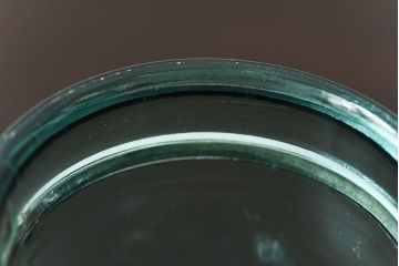 アンティーク雑貨　アンティーク　ミルクボトルのような形が愛らしいガラスジャー(フタ付きガラス瓶、ビン)