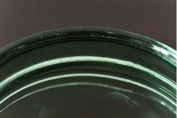 アンティーク雑貨　アンティーク　エンボス入り爽やかなグリーンのガラスジャー(フタ付きガラス瓶、ビン)