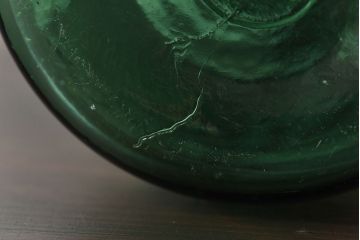 アンティーク雑貨　アンティーク　エンボス入り爽やかなグリーンのガラスジャー(フタ付きガラス瓶、ビン)