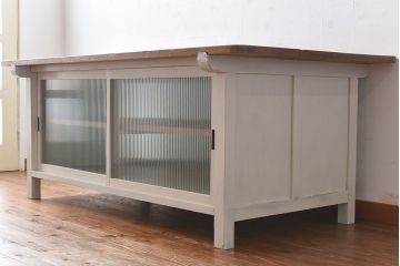 アンティーク家具　両面使いで便利!モールガラス引き戸の作業台(カウンターテーブル)