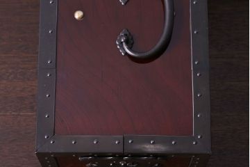 中古　匠工芸製　木地呂塗りのツヤが美しい金庫箪笥(帳箱、船箪笥、千両箱)
