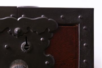 中古　匠工芸製　木地呂塗りのツヤが美しい金庫箪笥(帳箱、船箪笥、千両箱)
