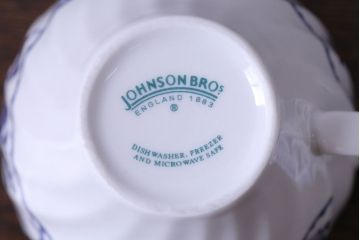 アンティーク雑貨　イギリスビンテージ　JOHNSON BROTHERS(ジョンソン・ブラザーズ)　Indies Blue(サインディーズ・ブルー)シリーズ カップ&ソーサー&プレート2客セット(洋食器)(1)