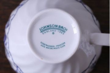 アンティーク雑貨　イギリスビンテージ　JOHNSON BROTHERS(ジョンソン・ブラザーズ)　Indies Blue(サインディーズ・ブルー)シリーズ カップ&ソーサー&プレート2客セット(洋食器)(2)