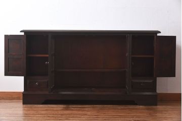 中古　北海道民芸家具　脚付き 落ち着きある色合いのサイドボード(収納棚、戸棚)(定価38万円)(2)