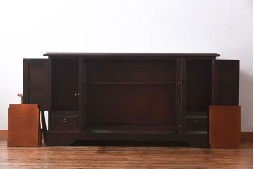 中古　北海道民芸家具　脚付き 落ち着きある色合いのサイドボード(収納棚、戸棚)(定価38万円)(2)