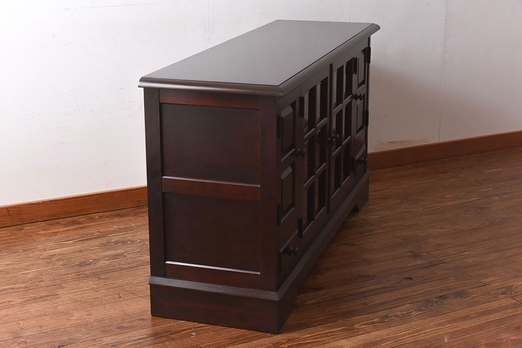 中古　北海道民芸家具　脚付き 落ち着きある色合いのサイドボード(収納棚、戸棚)(定価38万円)(2)