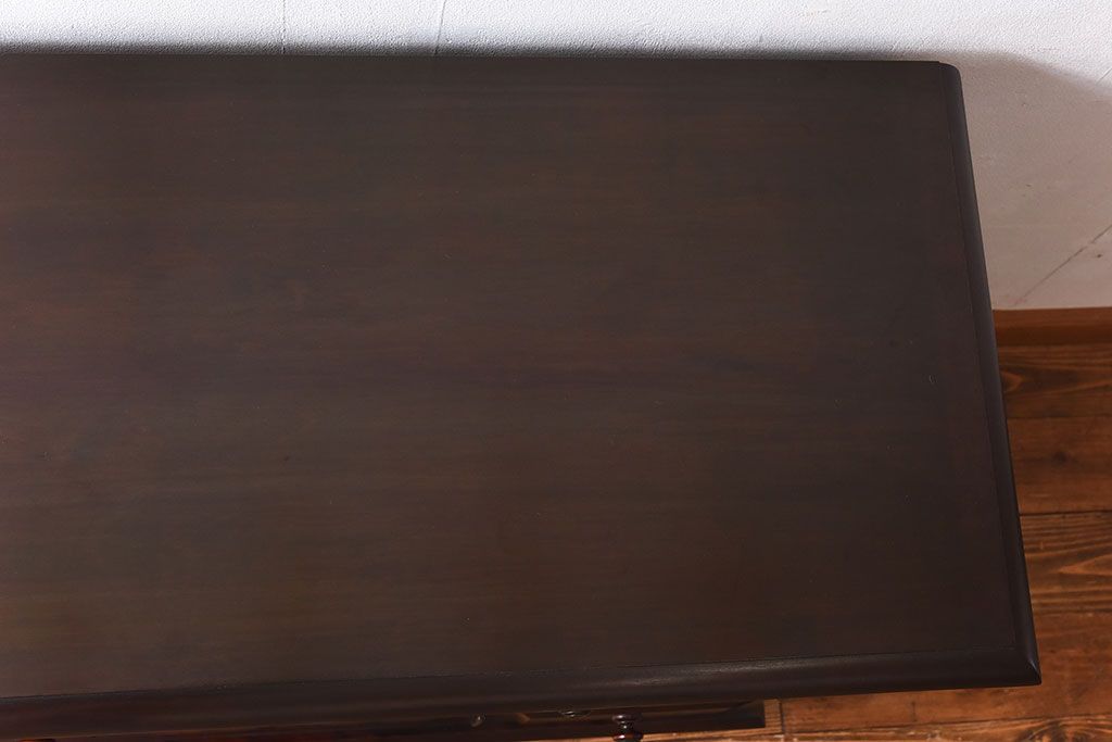 中古　北海道民芸家具　脚付き 落ち着きある色合いのサイドボード(収納棚、戸棚)(定価38万円)(2)