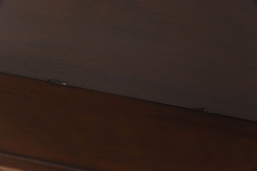 中古　北海道民芸家具　脚付き 落ち着きある色合いのサイドボード(収納棚、戸棚)(定価38万円)(2)