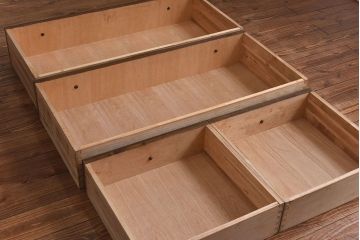 ビンテージ　神戸洋家具老舗たかねや製　オーク材使用の上品なチェスト(引き出し)(2)(永田良介)