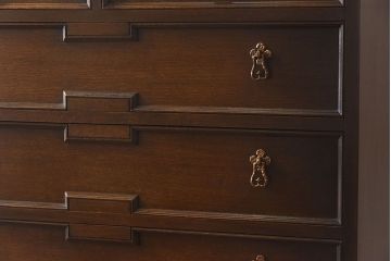 ビンテージ　神戸洋家具老舗たかねや製　オーク材使用の上品なチェスト(引き出し)(2)(永田良介)