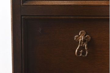 ビンテージ　神戸洋家具老舗たかねや製　オーク材使用の上品なチェスト(引き出し)(2)(永田良介)