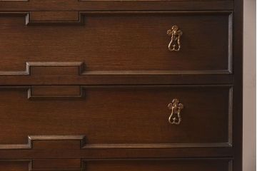 ビンテージ　神戸洋家具老舗たかねや製　オーク材使用の上品なチェスト(引き出し)(2)(永田良介)