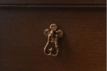 ビンテージ　神戸洋家具老舗たかねや製　オーク材使用の上品なチェスト(引き出し)(2)(永田良介)