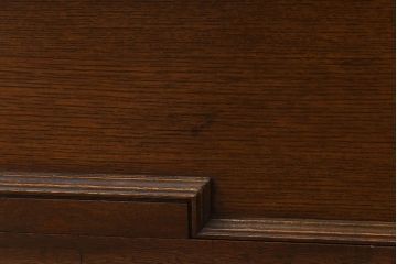 ビンテージ　神戸洋家具老舗たかねや製　オーク材使用の上品なチェスト(引き出し)(2)(永田良介)