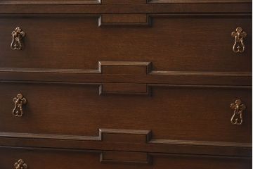 ビンテージ　神戸洋家具老舗たかねや製　オーク材使用の上品なチェスト(引き出し)(2)(永田良介)