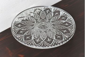 アンティーク雑貨　イギリス　繊細な切り込みが美しいケーキスタンド