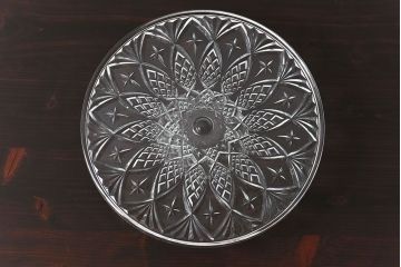 アンティーク雑貨　イギリス　繊細な切り込みが美しいケーキスタンド