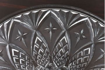 アンティーク雑貨　イギリス　繊細な切り込みが美しいケーキスタンド