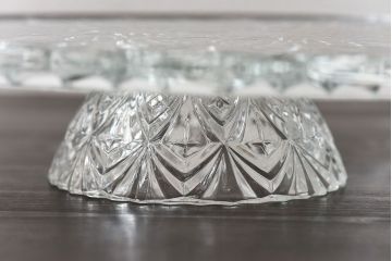 アンティーク雑貨　イギリス　繊細な切り込みが美しいケーキスタンド