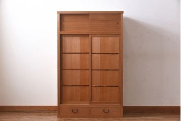 中古　竹の装飾と木の質感が味わい深い置き水屋(茶水屋、戸棚、茶棚)(2)